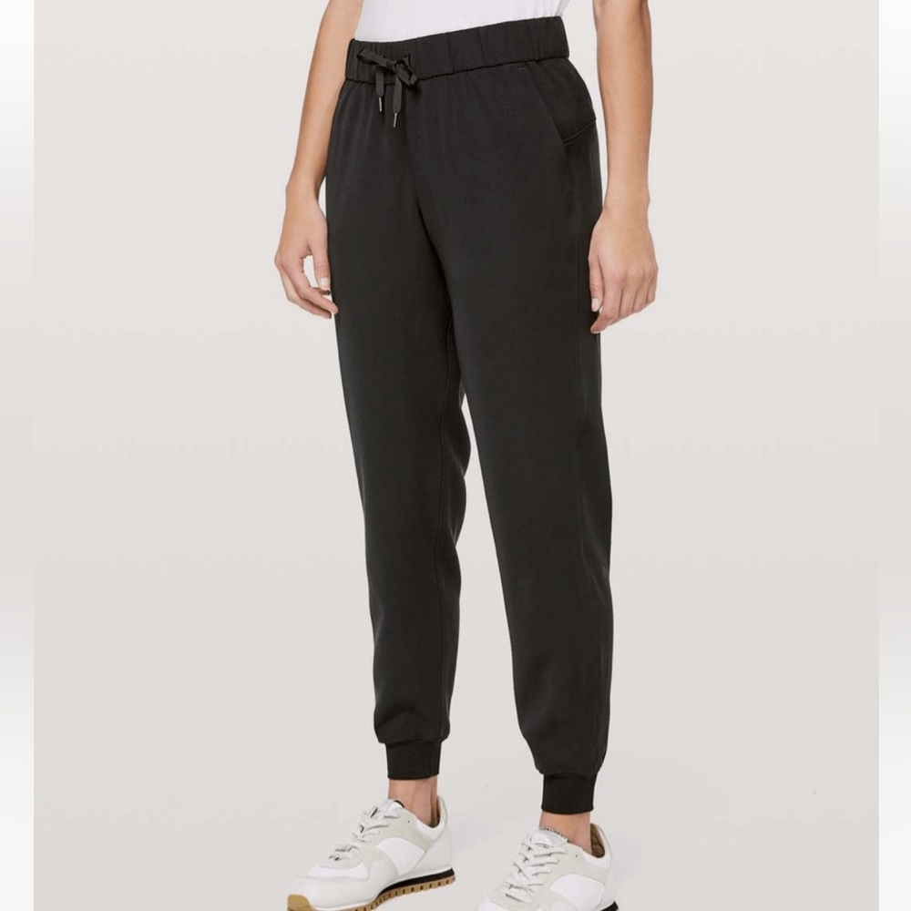 Lululemon On The Fly Joggers
